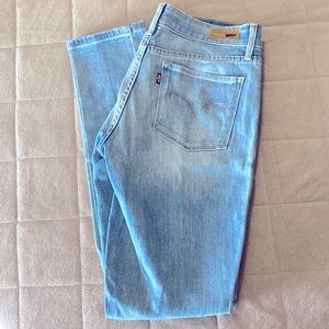 Levi’s women Demi curve mild rise skinny size 4/27 stressed jeans